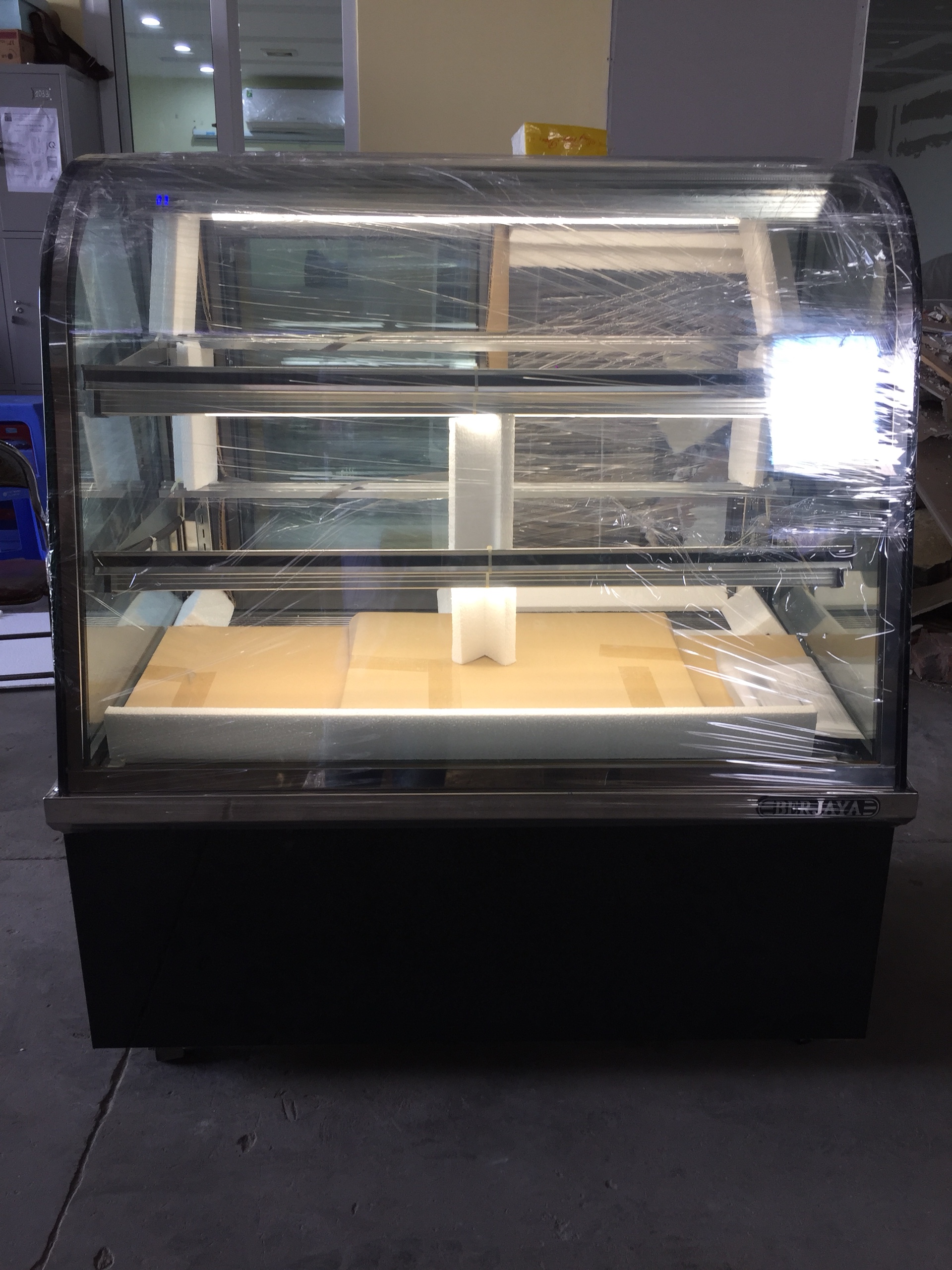 Tủ mát trưng bày bánh kính cong CCS15SB13 - 2FB